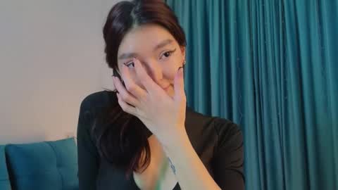 Snapshot of hey_herbal chatting on October 16, 2025, 2:40 pm Audrey online show from October 16, 2025, 2:40 pm