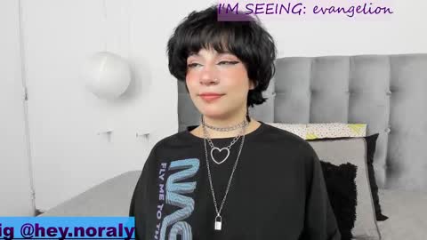 Snapshot of hey_noraly chatting on February 10, 2025, 4:41 am Noraly online show from February 10, 2025, 4:41 am