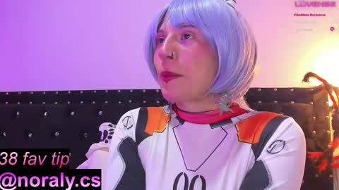 Snapshot of hey_noraly chatting on November 7, 2025, 5:29 am Noraly online show from November 7, 2025, 5:29 am