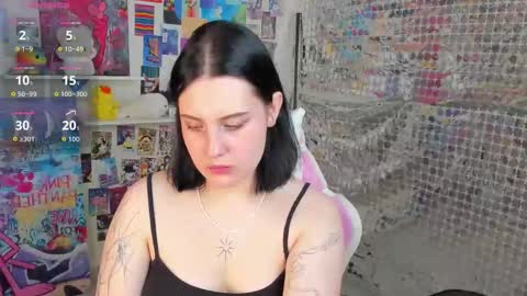 Snapshot of hey_tessa chatting on November 25, 2025, 11:10 am Tessa online show from November 25, 2025, 11:10 am