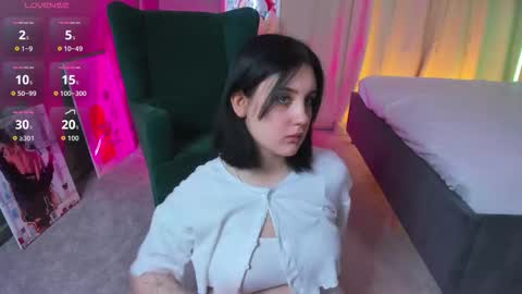 Snapshot of hey_tessa chatting on November 28, 2025, 11:35 am Tessa online show from November 28, 2025, 11:35 am