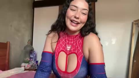 Snapshot of heyitscoco_xx chatting on December 20, 2024, 4:31 am Coco aka Tyla online show from December 20, 2024, 4:31 am