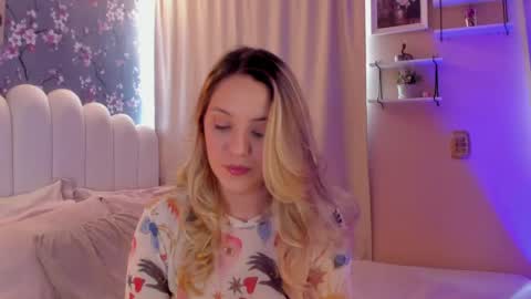 Snapshot of heymartina chatting on April 29, 2026, 6:14 pm Martina Ricci Show schedule Monday to Friday 8am colombia time I work some weekends online show from April 29, 2026, 6:14 pm