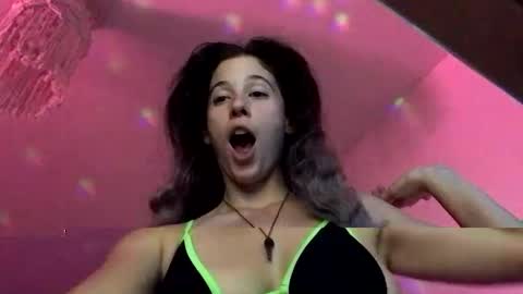 FlexieFae online show from October 5, 2025, 10:35 am