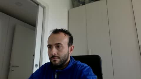 hhombre online show from October 30, 2025, 11:55 am