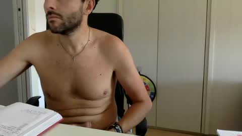 Snapshot of hhombre chatting on July 9, 2026, 9:13 am hhombre online show from July 9, 2026, 9:13 am