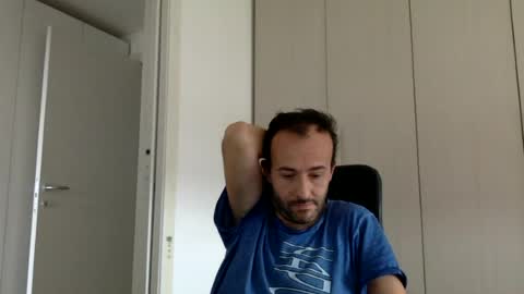 Snapshot of hhombre chatting on July 13, 2026, 9:45 am hhombre online show from July 13, 2026, 9:45 am
