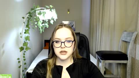 Snapshot of hi_haos chatting on February 18, 2026, 11:39 am hi_haos online show from February 18, 2026, 11:39 am