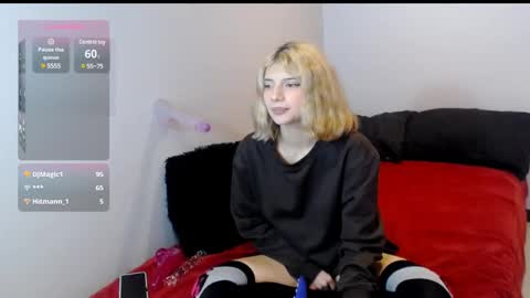 hi_scarlett online show from December 17, 2024, 1:49 pm