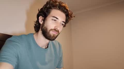 Snapshot of hiddengaze chatting on February 28, 2026, 11:55 am HiddenGaze online show from February 28, 2026, 11:55 am