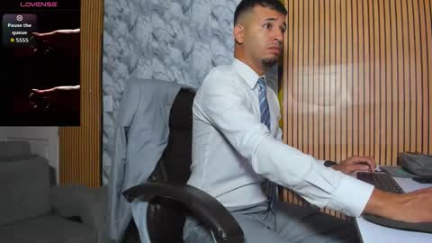 George online show from December 1, 2025, 9:36 am