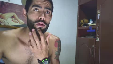 Snapshot of hideonbush051 chatting on October 23, 2025, 1:49 am hideonbush online show from October 23, 2025, 1:49 am