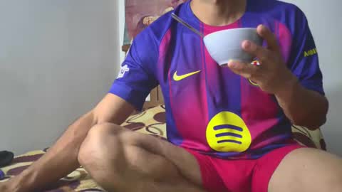 Snapshot of hideonbush051 chatting on November 9, 2025, 2:32 am hideonbush online show from November 9, 2025, 2:32 am