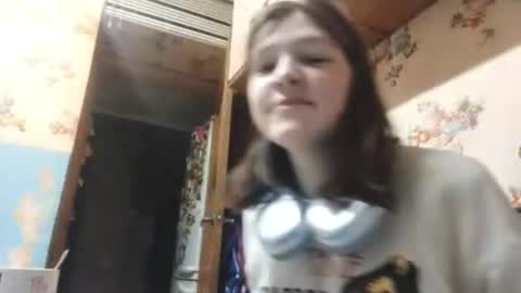 Snapshot of hiengandy chatting on July 17, 2026, 7:19 pm Allison online show from July 17, 2026, 7:19 pm