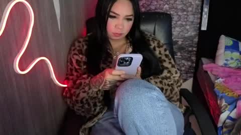 high online show from April 7, 2026, 6:47 am