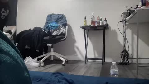 Snapshot of hihello400 chatting on October 31, 2025, 8:43 pm hihello400 online show from October 31, 2025, 8:43 pm