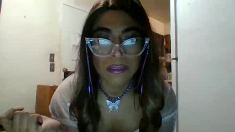 Snapshot of hihheelstranny chatting on December 15, 2024, 8:41 am hihheelstranny online show from December 15, 2024, 8:41 am