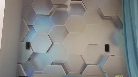 HIHIKA online show from April 15, 2026, 9:04 pm