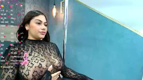 hilary_evanss online show from May 12, 2026, 3:14 am
