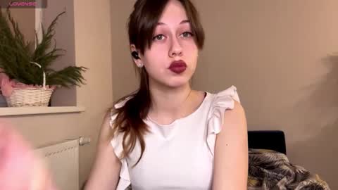 Snapshot of hildredmabray chatting on February 1, 2026, 5:22 pm Hi Im Elizabeth online show from February 1, 2026, 5:22 pm