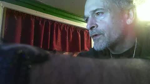 hippiedad333 online show from February 10, 2026, 12:15 am