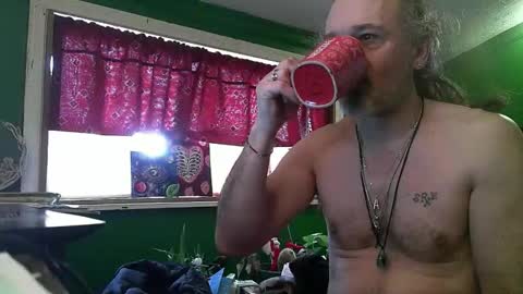 hippiedad333 online show from February 20, 2026, 8:53 pm