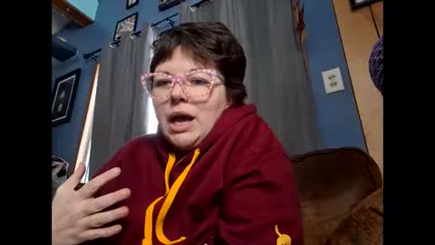 Snapshot of hippihope420 chatting on February 11, 2025, 6:22 pm Bella online show from February 11, 2025, 6:22 pm