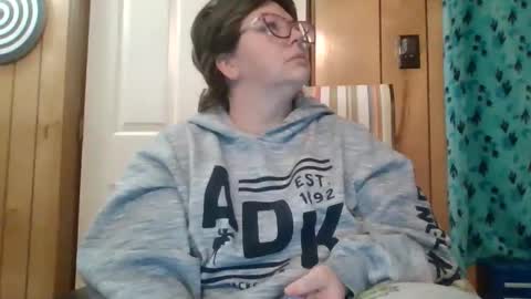 Snapshot of hippihope420 chatting on February 18, 2025, 4:37 am Bella online show from February 18, 2025, 4:37 am