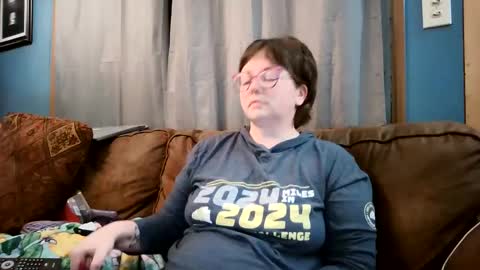 Snapshot of hippihope420 chatting on February 20, 2025, 4:18 am Bella online show from February 20, 2025, 4:18 am