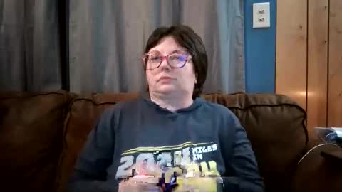 Snapshot of hippihope420 chatting on February 21, 2025, 2:39 am Bella online show from February 21, 2025, 2:39 am