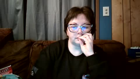 Snapshot of hippihope420 chatting on February 26, 2025, 4:36 am Bella online show from February 26, 2025, 4:36 am