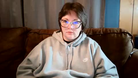 Snapshot of hippihope420 chatting on March 1, 2025, 5:52 am Bella online show from March 1, 2025, 5:52 am