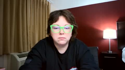 Snapshot of hippihope420 chatting on March 6, 2025, 6:08 am Bella online show from March 6, 2025, 6:08 am