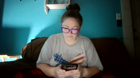 Snapshot of hippihope420 chatting on September 25, 2025, 11:47 am Bella online show from September 25, 2025, 11:47 am