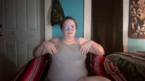 Snapshot of hippihope420 chatting on January 16, 2026, 4:38 am Bella online show from January 16, 2026, 4:38 am