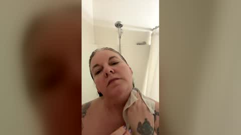 hippysnewhere online show from April 26, 2026, 9:56 pm