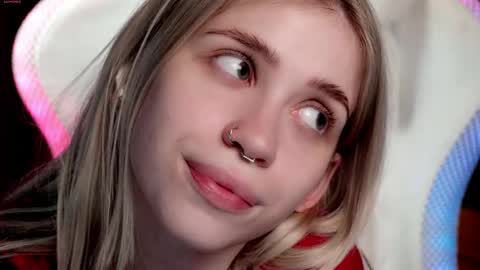 Snapshot of ho1yh01e chatting on October 16, 2025, 7:15 pm Holly online show from October 16, 2025, 7:15 pm