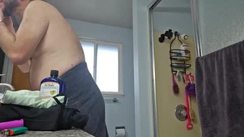 Snapshot of hobbes80 chatting on December 6, 2024, 9:13 pm hobbes80 online show from December 6, 2024, 9:13 pm