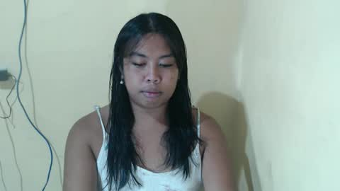 Snapshot of hoelylayla chatting on April 5, 2026, 12:13 pm Layla3 online show from April 5, 2026, 12:13 pm