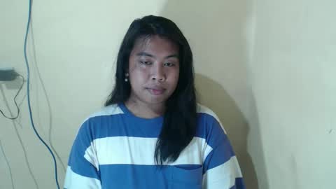 Snapshot of hoelylayla chatting on April 9, 2026, 12:43 pm Layla3 online show from April 9, 2026, 12:43 pm