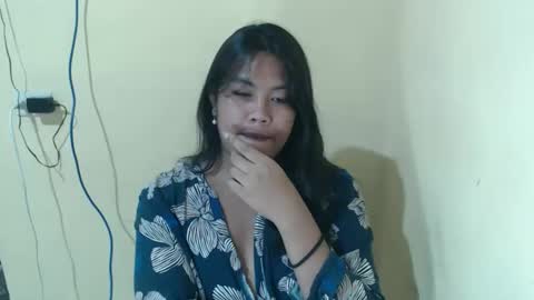 Snapshot of hoelylayla chatting on April 11, 2026, 3:38 pm Layla3 online show from April 11, 2026, 3:38 pm