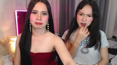 hoelymolly online show from February 23, 2026, 5:43 pm