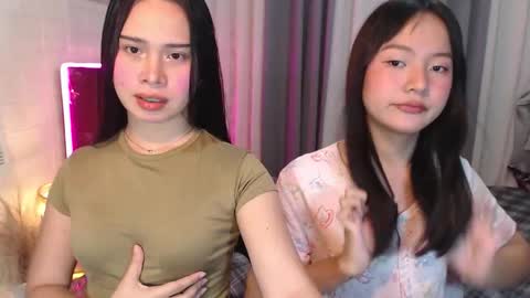 hoelymolly online show from March 12, 2026, 5:41 pm