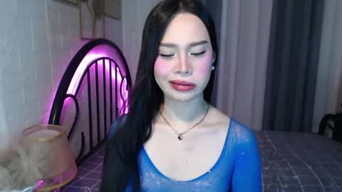 Snapshot of hoelymolly chatting on July 6, 2026, 7:16 pm hoelymolly online show from July 6, 2026, 7:16 pm