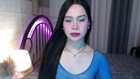 Snapshot of hoelymolly chatting on July 7, 2026, 7:18 pm hoelymolly online show from July 7, 2026, 7:18 pm