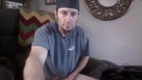 Snapshot of holefilla33 chatting on April 4, 2026, 5:21 pm holefilla33 online show from April 4, 2026, 5:21 pm