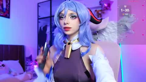 Holli online show from June 27, 2026, 1:17 pm