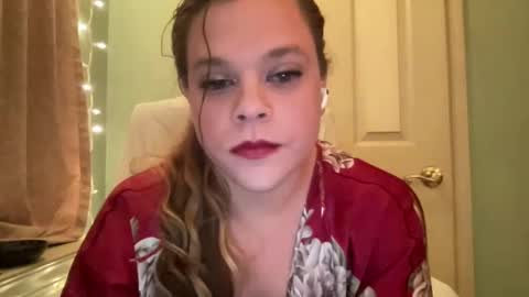 Snapshot of holly23hopefull chatting on December 14, 2024, 9:51 am Hollys Drive threw Side Of CB. online show from December 14, 2024, 9:51 am