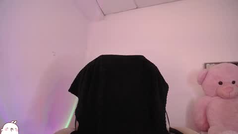 Snapshot of holly_16 chatting on October 30, 2025, 1:51 am holly_16 online show from October 30, 2025, 1:51 am