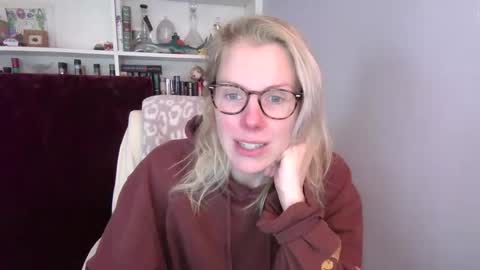 holly_bourbon online show from March 13, 2026, 7:09 pm